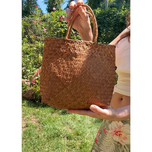 Vintage 70s Handwoven Basket Tote Bag / Market Tote - Picture 1 of 5